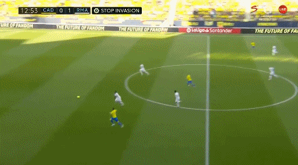 德甲半场：本塞拜尼建功，多特蒙德暂1-0弗赖堡（半场战报：本塞拜尼破门，多特蒙德暂以1-0领先弗赖堡）