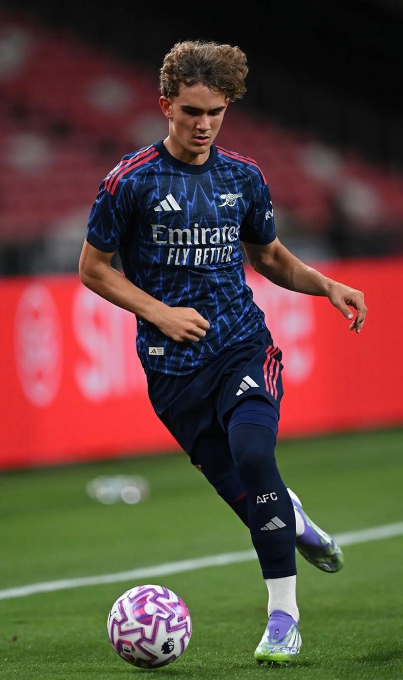 巴莱巴在非洲杯首战受伤，半场结束后就被换下（巴莱巴非洲杯首秀受伤，中场休息时被换下）