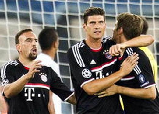 掘金约基奇三双末节爆发（掘金核心约基奇砍三双 末节火力全开）